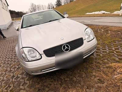 Gebraucht Mercedes SLK230 193 PS (141 kW) 1998 Silber Cabrio