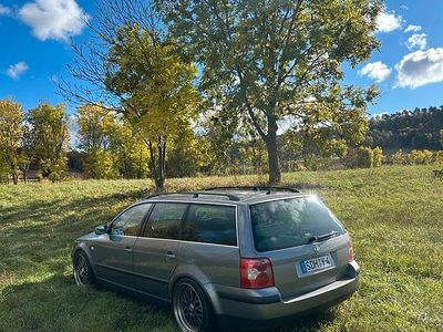 Grau Gebraucht 2001 VW Passat Kombi | 4.299 €