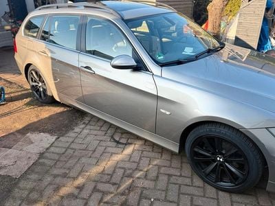 Gebraucht BMW 325 218 PS (160 kW) 2008 Gold Kombi