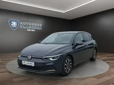 Gebraucht VW Golf VIII Active 150 PS (110 kW) 2022 Delfingrau Limousine