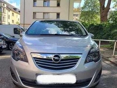 Gebraucht Opel Meriva Edition 105 PS (77 kW) 2011 Silber Van / Kleinbus
