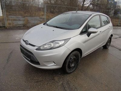 Gebraucht Ford Fiesta Trend 82 PS (60 kW) 2010 Silber Kleinwagen