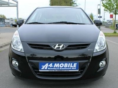 Gebraucht Hyundai i20 Comfort 101 PS (74 kW) 2012 Schwarz Kleinwagen