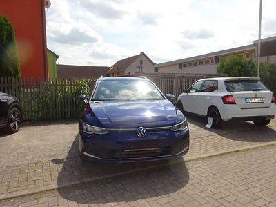 Gebraucht VW Golf VIII Move 110 PS (80 kW) 2024 Atlantik blue metallic Kombi
