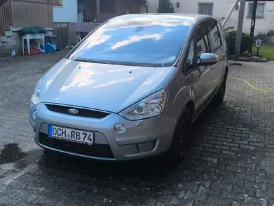 Gebraucht Ford S-MAX Titanium 140 PS (102 kW) 2009 Silber Van / Kleinbus