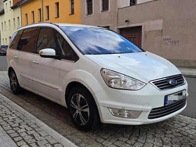 Second-hand Ford Galaxy Titanium 200 CP (147 kW) 2011 Alb Monovolum