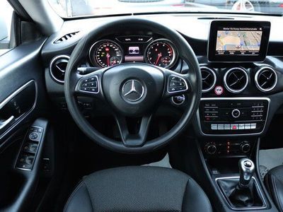 Mercedes CLA200