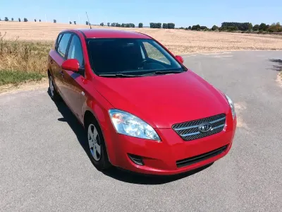 Gebraucht Kia Ceed 108 PS (79 kW) 2009 Rot Kleinwagen