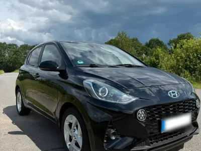 Gebraucht Hyundai i10 67 PS (49 kW) 2021 Schwarz Kleinwagen