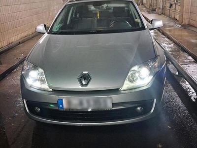 Grau Gebraucht 2009 Renault Laguna III Kombi | 2.700 €