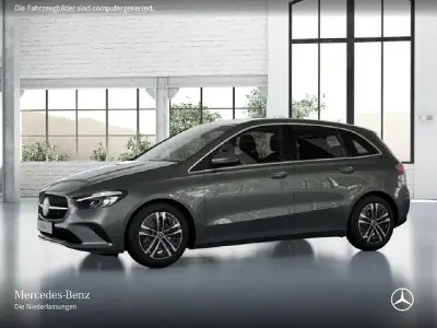 Gebraucht Mercedes B180 Advanced 136 PS (100 kW) 2025 Grau Van / Kleinbus