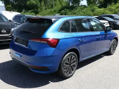 Neu Skoda Scala Dynamic 150 PS (110 kW) 2026 Race blue metallic race blue metallic Kleinwagen