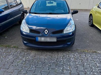 Gebraucht Renault Clio II 70 PS (51 kW) 2009 Blau Kleinwagen