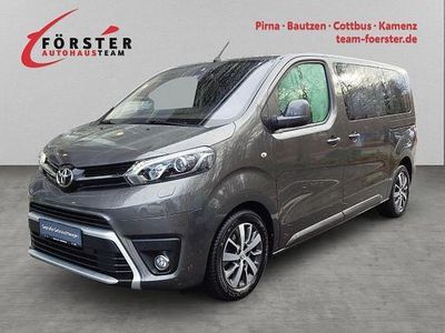 Basaltgrau metallic Gebraucht 2022 Toyota Proace Verso Team Kombi | 36.950 € (Teuer)
