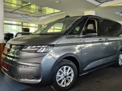 Gebraucht VW Multivan 136 PS (100 kW) 2022 Grau Van / Kleinbus