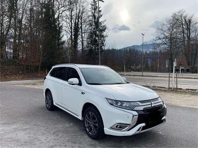 Second-hand Mitsubishi Outlander P-HEV 135 CP (99 kW) 2019 Alb SUV