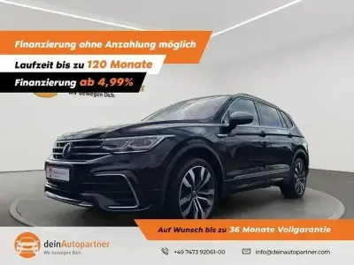 Gebraucht VW Tiguan Allspace R-line 245 PS (180 kW) 2023 Deep black perleffekt SUV