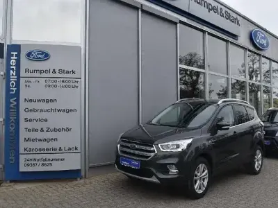 Używany Ford Kuga Titanium 150 KM (110 kW) 2018 Zielony SUV