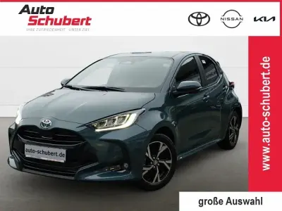 Neu Toyota Yaris 116 PS (85 kW) 2026 Gruen Kleinwagen