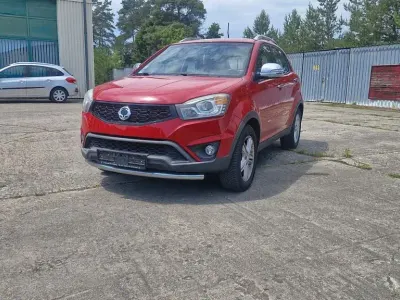 Gebraucht SsangYong Korando 150 PS (110 kW) 2015 Rot SUV