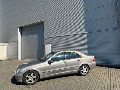 Mercedes C180