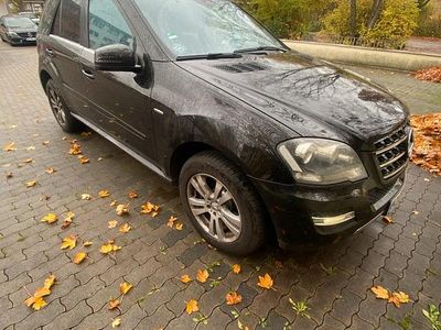 Schwarz Gebraucht 2010 Mercedes ML350 SUV | 9.350 €