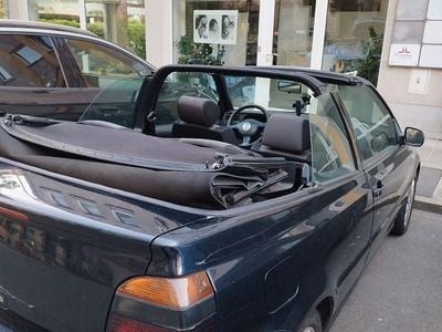 Second-hand VW Golf Cabriolet Classicline 116 CP (85 kW) 2002 Albastru Cabrio