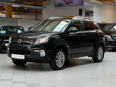 Gebraucht SsangYong Korando 150 PS (110 kW) 2019 Grün SUV