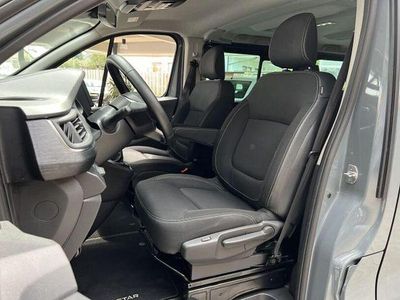 Usata Nissan Primastar Tekna 150 CV (110 kW) 2024 Grigio Monovolume