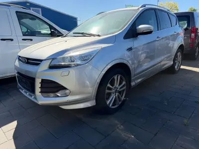 Gebraucht Ford Kuga Individual 150 PS (110 kW) 2015 Silber SUV