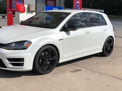 Weiß Gebraucht 2016 VW Golf VII R Kleinwagen | 16.500 €