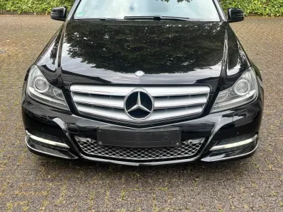 Gebraucht Mercedes C180 156 PS (114 kW) 2012 Schwarz Limousine