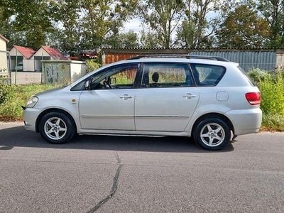 Gebraucht Toyota Avensis Verso 150 PS (110 kW) 2003 Silber Van / Kleinbus