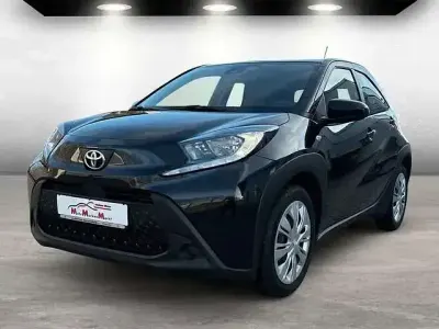 Gebraucht Toyota Aygo X X-play 72 PS (52 kW) 2023 Schwarz SUV