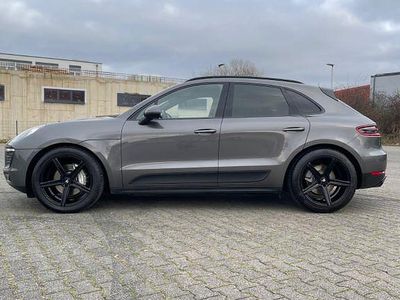 Grau Gebraucht 2015 Porsche Macan S SUV | 36.900 € (Fairer Preis)