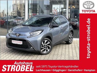 Gebraucht Toyota Aygo X Design 72 PS (52 kW) 2025 Celestite grey metallic / nigh SUV