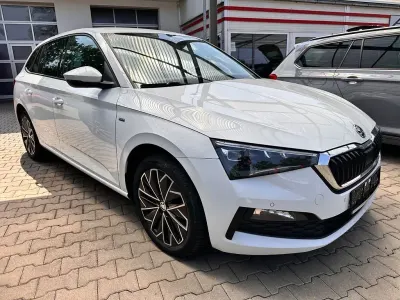 Gebraucht Skoda Scala Drive 116 PS (85 kW) 2021 Weiß Kleinwagen