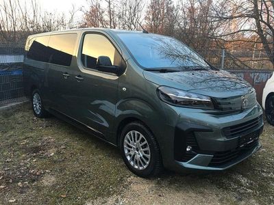 Neu Peugeot e-Traveller Active 100 kW (136 PS) 2025 Grün Van / Kleinbus