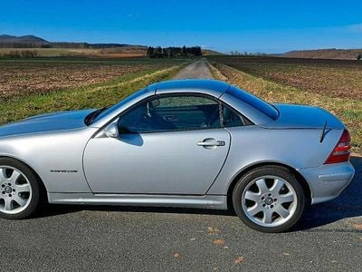 Gebraucht Mercedes SLK230 197 PS (144 kW) 2002 Silber Cabrio