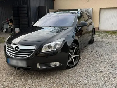 Gebraucht Opel Insignia Eco 160 PS (117 kW) 2012 Schwarz Kombi