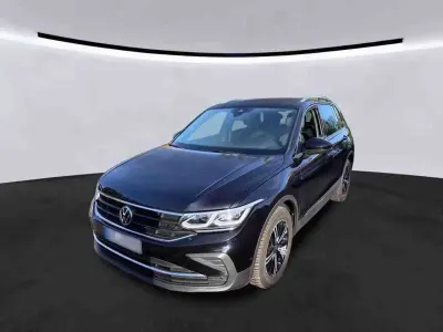 Gebraucht VW Tiguan United 150 PS (110 kW) 2021 Schwarz SUV