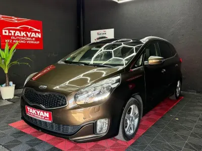 Gebraucht Kia Carens Spirit 136 PS (100 kW) 2014 Braun Van / Kleinbus