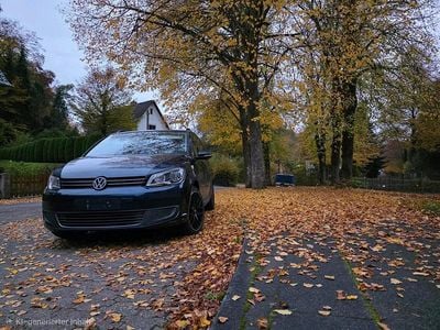 Blau Gebraucht 2010 VW Touran Van / Kleinbus | 7.999 € (Teuer)