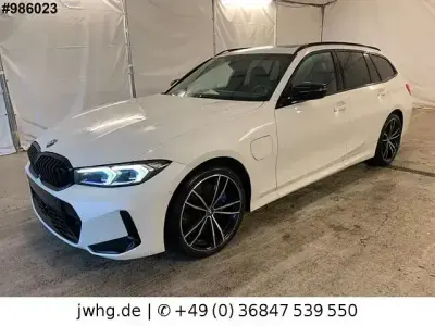 Gebraucht BMW 330e M Sport 292 PS (214 kW) 2022 Weiß Limousine