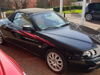 Gebraucht Alfa Romeo Spider 150 PS (110 kW) 2002 Schwarz Cabrio
