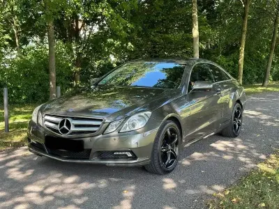 Gebraucht Mercedes E250 204 PS (150 kW) 2011 Gold Coupé