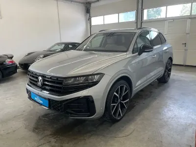 Neu VW Touareg Edition 286 PS (210 kW) 2026 Oyster silver metallic SUV