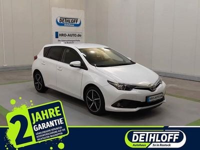 Weiß Gebraucht 2017 Toyota Auris Hybrid Edition-S Limousine | 11.910 € (Fairer Preis)