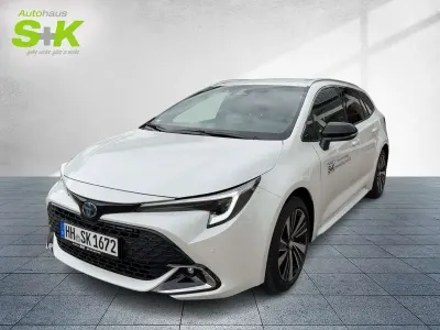 Gebraucht Toyota Corolla 196 PS (144 kW) 2026 Platinumweiß perleffekt Kombi