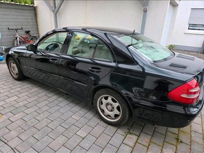 Mercedes E200